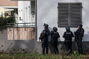 Mann in Köln durch Schuss verletzt - Täter flüchtig