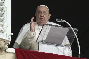 Bangen um Franziskus – Papst mit Lungenentzündung