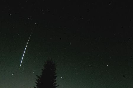Viele Menschen haben wegen der ungewöhnlichen Lichterscheinungen in der Nacht auch die Polizei angerufen. 