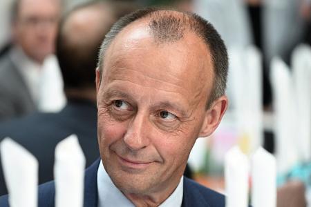 …und sein Nachfolger wird wohl Friedrich Merz von der CDU. Offen sind dabei allenthalben die Zusammensetzung des Bundestages, die sich daraus ergebenden Koalitionen und wie viele Stimmen die AfD am En ...