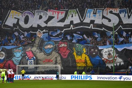 Bundesliga: HSV - Darmstadt - Die HSV-Ultras haben sich in einer Choreo selbst gefeiert.