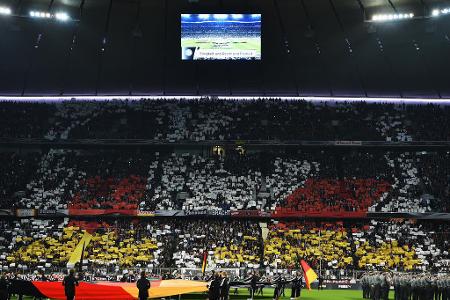 Freundschaft: Deutschland - Italien - Zwölfter Mann - Die Fans der deutschen Nationalmannschaft unterstreichen beim Klassiker in München ihre Stellung.