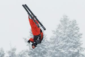 Ski-Freestyle: Weiß erneut in den Top 10