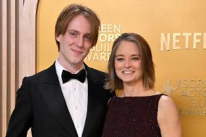 Jodie Foster zeigt sich mit ihrem ältesten Sohn Charlie