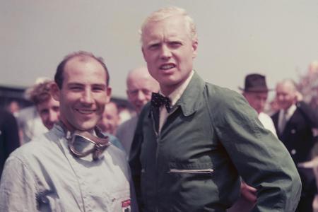 Stirling Moss vs. Mike Hawthorn - 1958 schnappt sich Mike Hawthorn im Kampf gegen Dauerrivale Stirling Moss den Titel - obwohl er nur ein einziges Rennen gewinnt. Moss bleibt zum vierten Mal in Folge nur Platz zwei in der Fahrerwertung. Der Brite gilt damit als 'ewiger Zweite' der Formel 1.