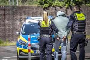 Ermittlungserfolg für EK-Turbo: Polizei fasst 16-jährige Tatverdächtige nach mehreren Autodiebstählen -2502093
