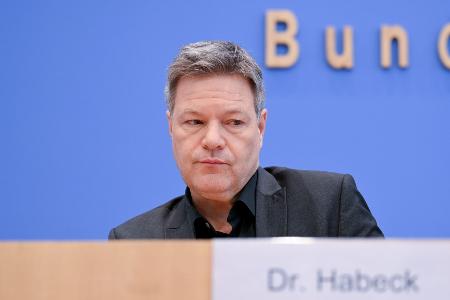 Habeck zieht Konsequenzen, aber ohne Selbstkritik.