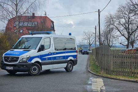 Im Vogtland sind drei Leichen gefunden worden, die Umstände sind noch unklar.