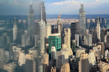 Midtown-Wolkenkratzer aus luftiger Höhe.