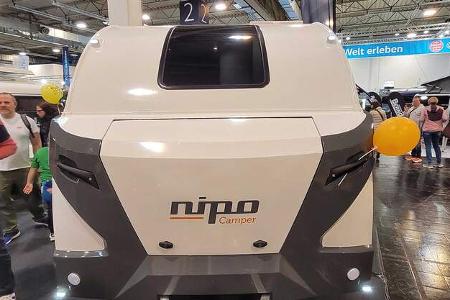 Nipo Camper, Wohnwagen GFK, außen