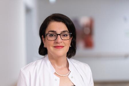 Kyriakoula Manaridou ist Chefärztin der Klinik für Psychiatrie und Psychotherapie des Ameos Klinikums St. Josef Oberhausen. Dort arbeitet sie mit Adipositas-Patientinnen und -Patienten.