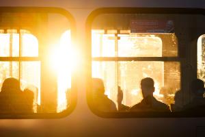 Lange Arbeitswege: 4 Tipps gegen Pendelstress