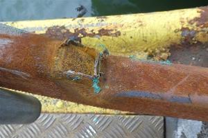 Oberhausen/Essen: Unbekannter Schiffsführer beschädigt Geländer einer Schleuse Oberhausen/Essen: Unbekannter Schiffsführer beschädigt Geländer einer Schleuse