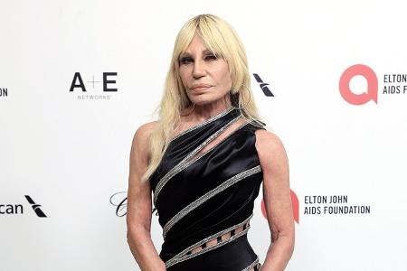 ...Designerin Donatella Versace folgten Elton Johns Einladung. Eine weitere Oscar-Party mit Tradition ist die von...