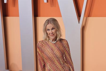 Zwei Stars aus der Kultserie 'Schitt's Creek' waren ebenfalls unter den Gästen: Catherine O'Hara (auch bekannt aus 'Kevin allein zu Haus')...