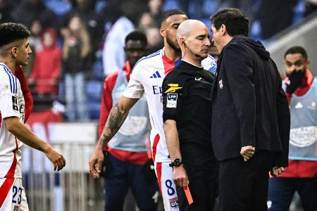 Nach Ausraster: Lyon-Trainer Fonseca droht monatelange Sperre Nach Ausraster: Lyon-Trainer Fonseca droht monatelange Sperre