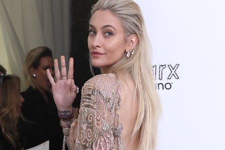 Elton Johns Party hat Tradition - seit über 30 Jahren lädt der Sänger zur Gala zugunsten seiner AIDS-Stiftung ein. Paris Jackson wusste in einem aufwändig bestickten Kleid von Zuhair Murad zu beeindrucken...