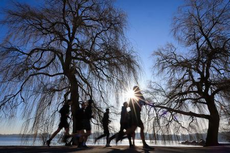 Der Wetterdienst rechnet mit Temperaturen von bis zu 20 Grad im Verlauf der Woche. Der Wetterdienst rechnet mit Temperaturen von bis zu 20 Grad im Verlauf der Woche.