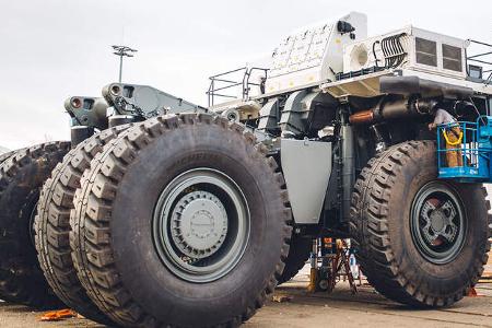 Liebherr T 264 Muldenkipper Bauma 2016