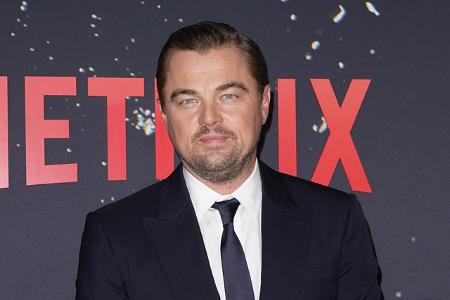 Leonardo DiCaprio kaufte 2013 ein Flugticket für das SpaceShipTwo von Virgin Galactic und sammelte erfolgreich 1,5 Millionen Dollar für wohltätige Zwecke, indem er den Sitz neben sich versteigerte. Mi ...