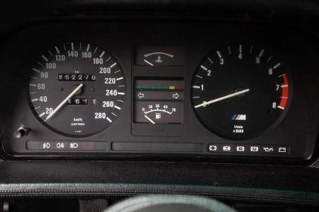 Tacho vom BMW M5 E28