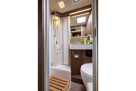Eriba Touring 820 vs. Airstream 648 International f
