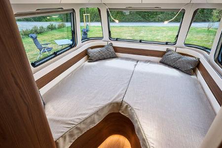 Eriba Touring 820 vs. Airstream 648 International f