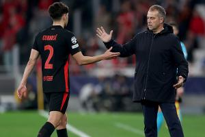 Barca siegt in Unterzahl, Liverpool mit viel Glück