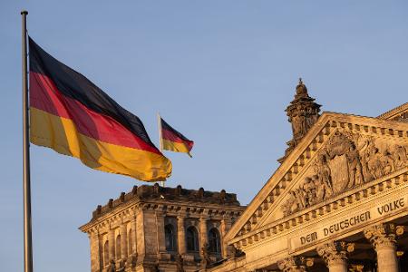 Ein neuer Bundestag ist gewählt, aber der alte tritt noch einmal in Aktion.