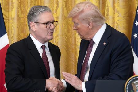 In Großbritannien ist die Empörung besonders laut, nachdem Premier Keir Starmer sich am Vortag des Treffens noch um gut Wetter mit Donald Trump bemüht und ihm eine persönliche Einladung des Königs für ...