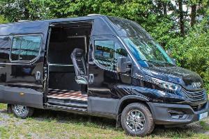 Flexi-Bus mit Airlinen-Schienen