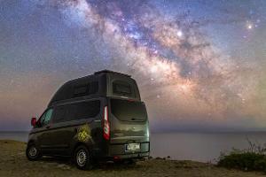 Auf Milchstraßen-Jagd im Camper
