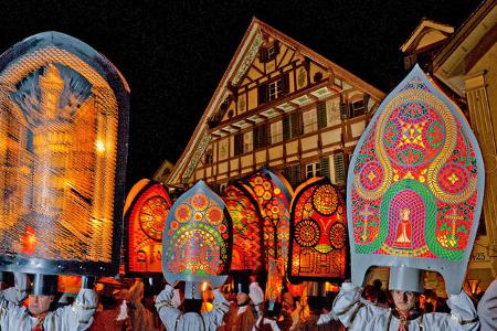 Tradition, Klausjagen, Menschen, Lichter, HŠuser