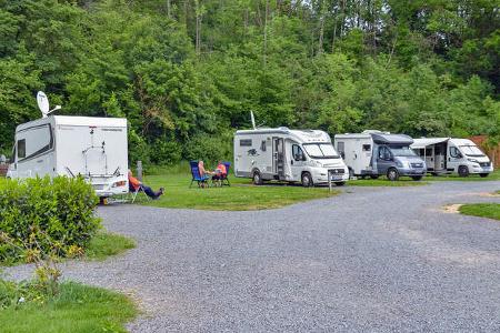 Stellplatz, BŸsche, BŠume, Caravans, Menschen