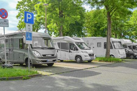 Stellplatz, Gras, Caravans, BŠume, Himmel