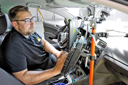 Cockpit, TestausrŸstung