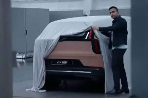 Kompakt-SUV mit Heck-Blitzer
