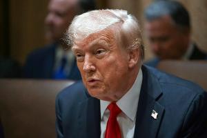 Trump droht Moskau mit Sanktionen und fordert Verhandlungen