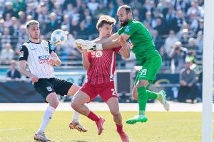 Waldschmidt erlöst Köln spät