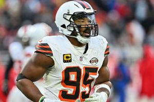 Wechsel vom Tisch: Browns geben Garrett Rekordvertrag