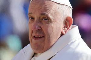 Papst Franziskus in Klinik: Fastenexerzitien per Video verfolgt