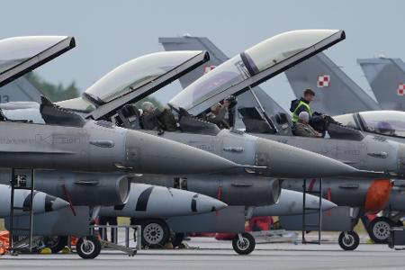 US-Kampfjets vom Typ F-16 während eines Nato-Manövers. (Archivbild)