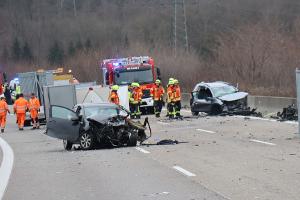 Zwei Tote bei Geisterfahrer-Unfall auf A6