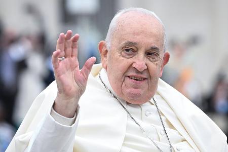 Papst Franziskus ist nicht mehr in akuter Lebensgefahr Papst Franziskus ist nicht mehr in akuter Lebensgefahr
