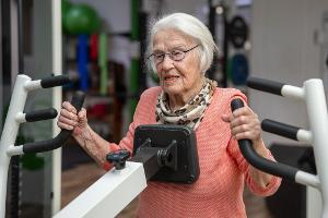 "Disziplin ist alles" - 100-Jährige im Fitness-Studio
