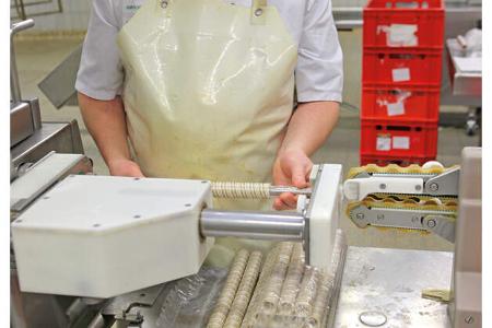 VW-Currywurst, Herstellung