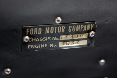 Ford GT40 Mk II mit der Fahrgestellnummer P/1032 bei RM Sotheby’s in der Auktion.