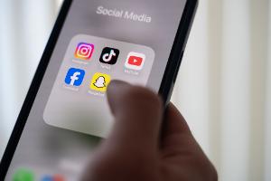 Tiktok und Co: Wissenschaftler sorgen sich um Teenager