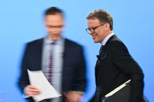 Mehr Boni für Deutsche-Bank-Vorstand