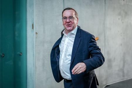 Verteidigungsminister - oder doch CDU-Abgeordneter? 